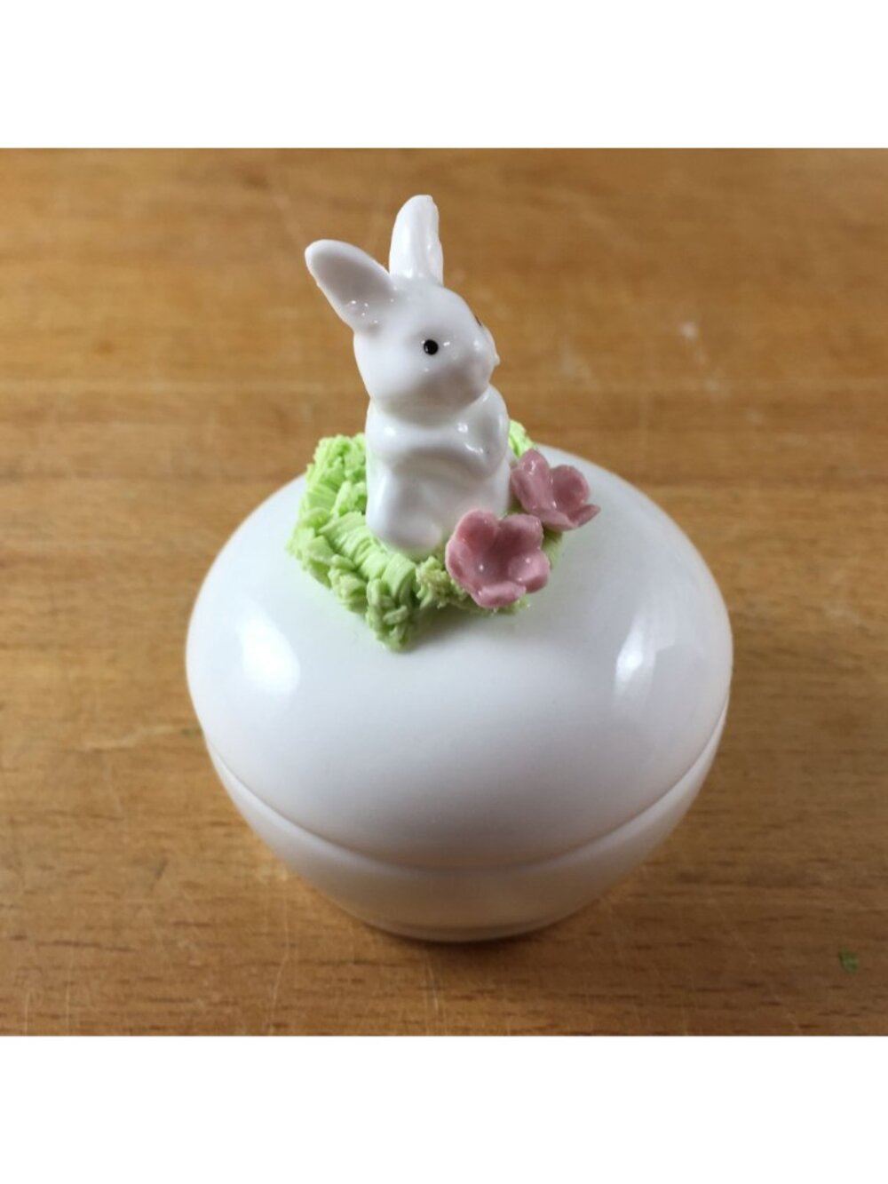Bunny Rabbit Dish Trinket Box Bone China Dresser Jewelry Ring Dish - Picture 6 of 7